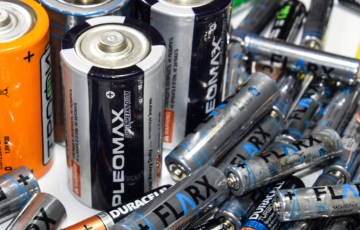 A collection of different batteries