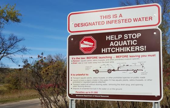 Designated Infested Waterway sign / photo: Steve Schultz