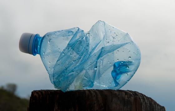crumpled plastic water bottle / photo: flickr.com/jesse (CC BY 2.0)